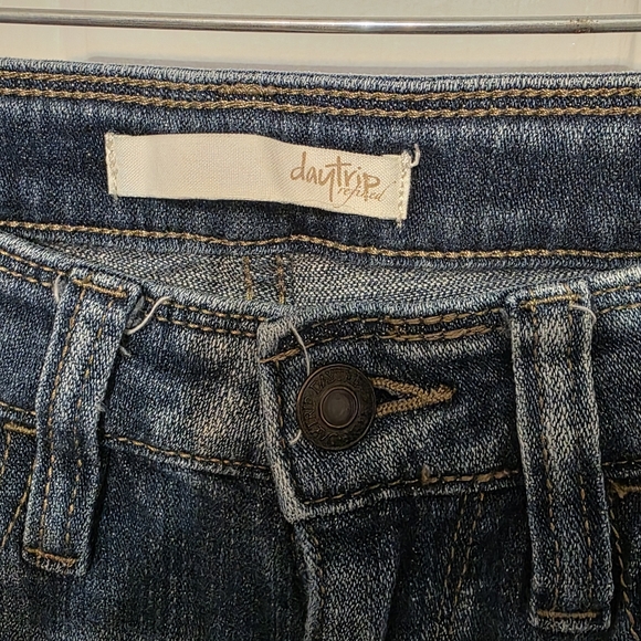 Daytrip Virgo Skinny Jeans Size 25R - Picture 2 of 5